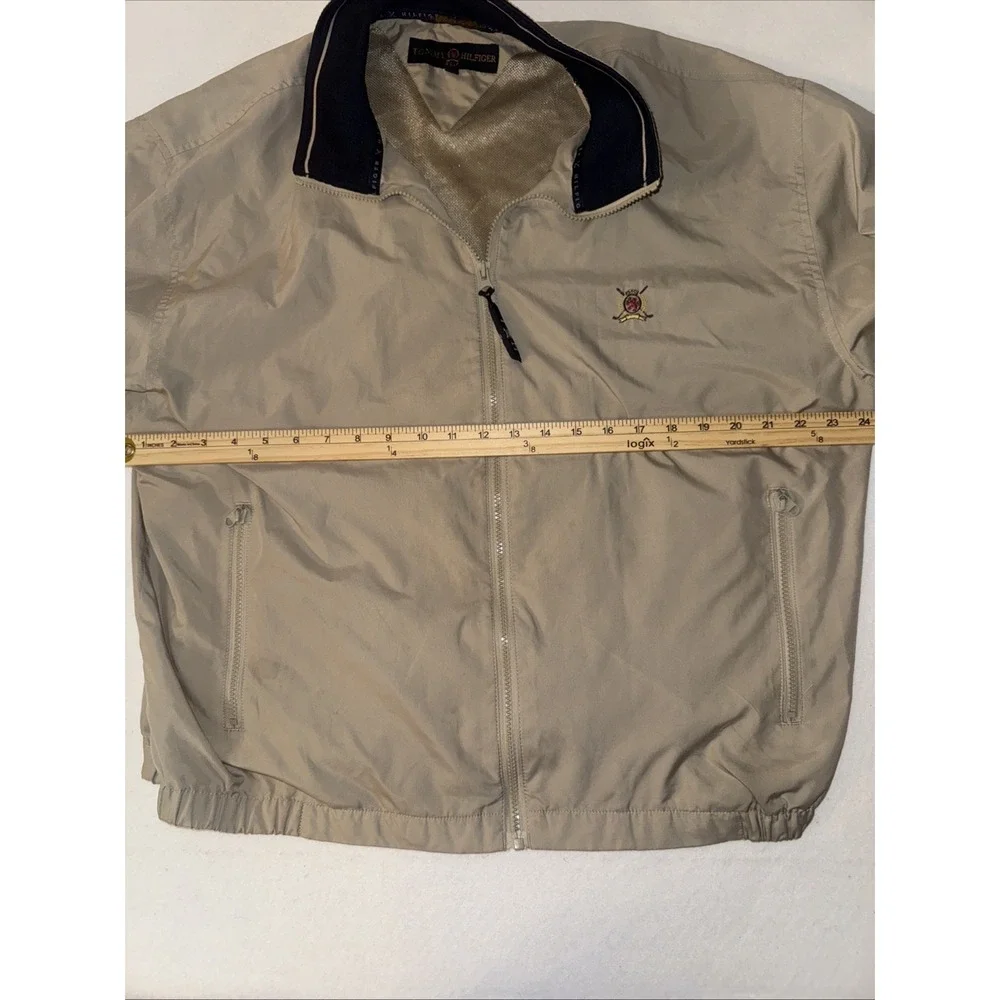 Vintage/ Preppy/classic/Tommy Hilfiger windbreaker/tan/size Large